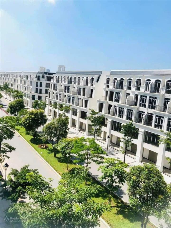 Căn đường 30m, 5 tầng, đại lộ ra vành đai 3.5 giá nhỉnh 15,5 tỷ, hướng đông bắc.