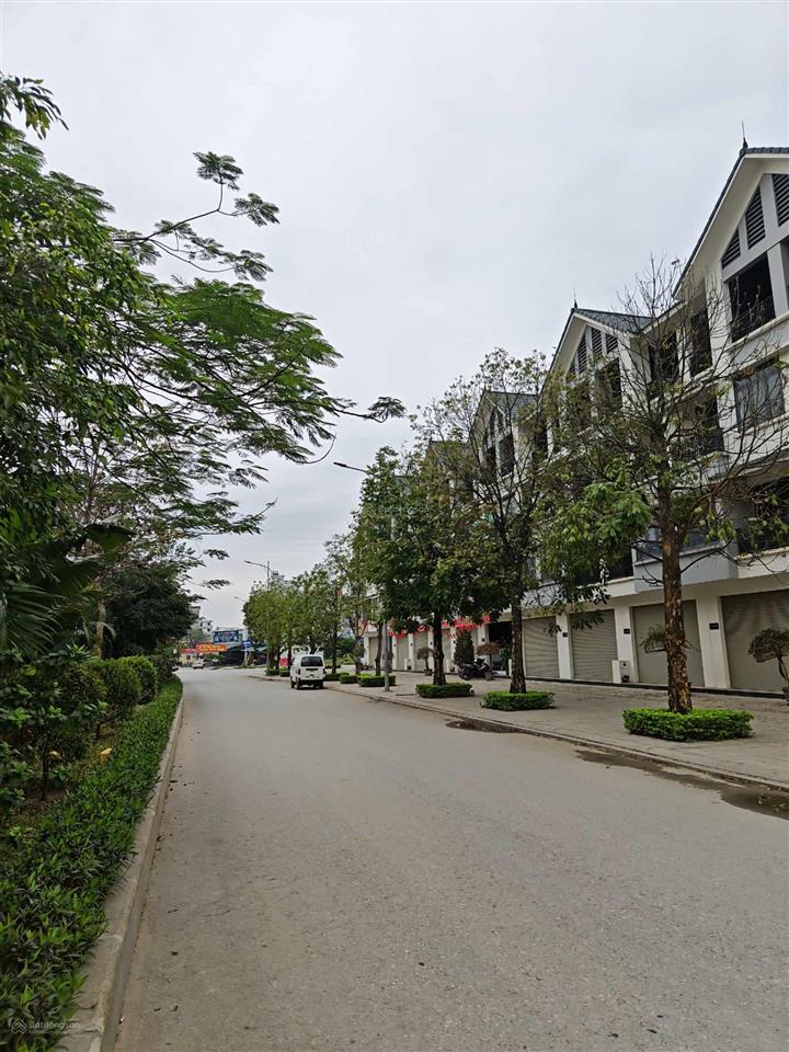 Căn đường 30m, 5 tầng, đại lộ ra vành đai 3.5 giá nhỉnh 15,5 tỷ, hướng đông bắc.