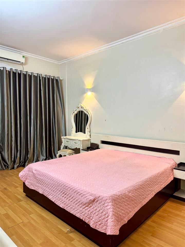 bán chung cư CT4 Bắc Linh Đàm 73m chỉ 5,2 tỷ full nội thất