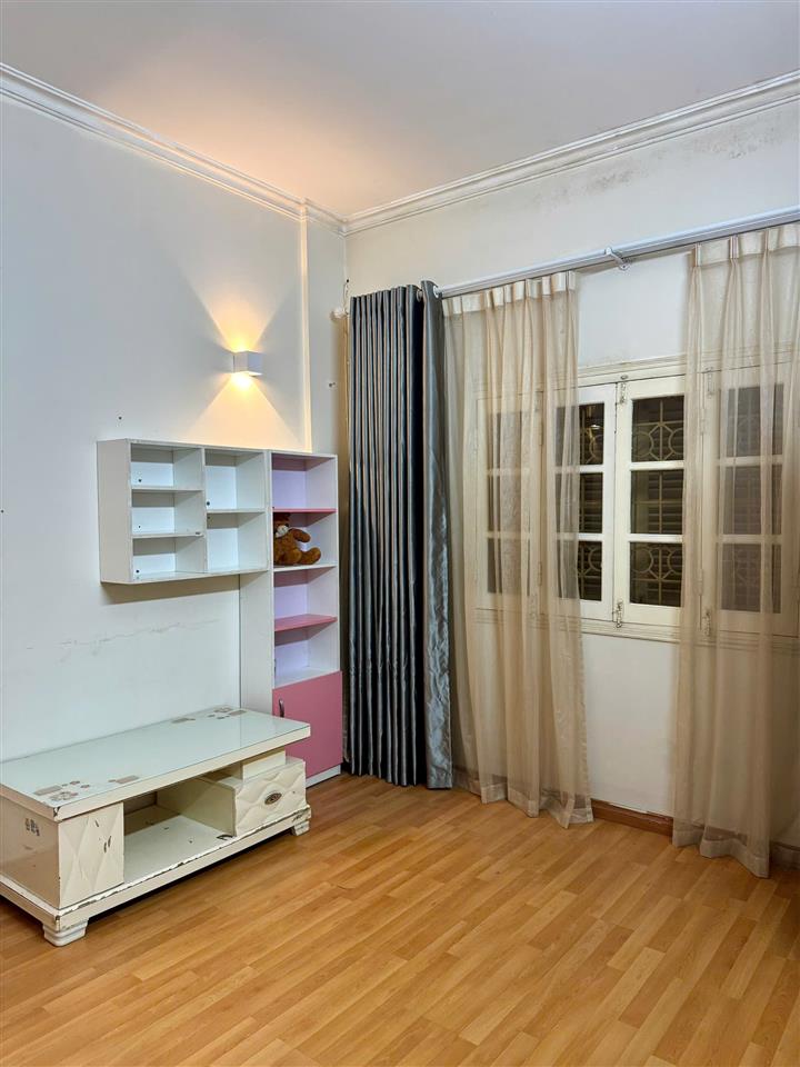 bán chung cư CT4 Bắc Linh Đàm 73m chỉ 5,2 tỷ full nội thất