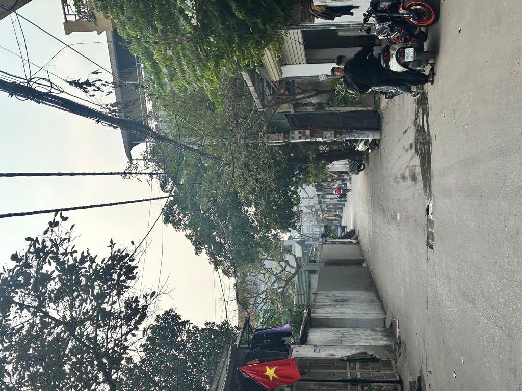 bán nhà Kim Giang 130m ô tô đỗ cửa, ngõ rộng 4m, thông tứ tung chỉ 120tr/m