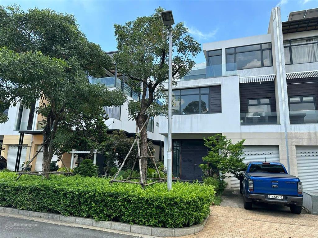 Biệt thự mặt tiền đường liên phường sát the global city q2