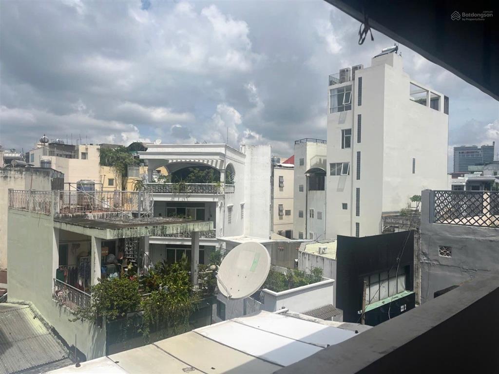 Nhà phố  khu ẩm thực sầm uất q3