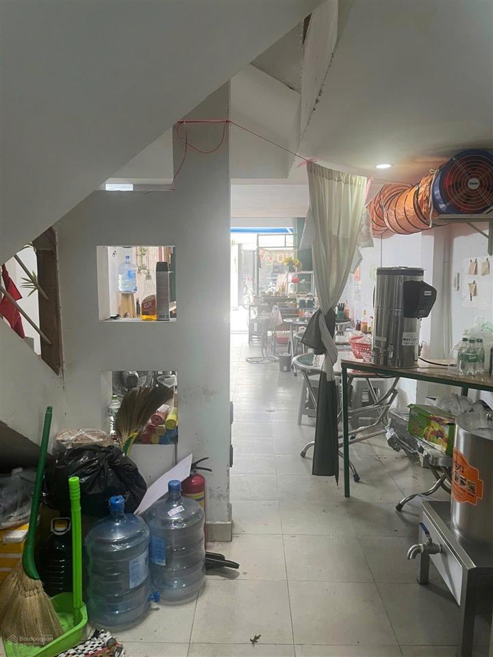 Nhà phố  khu ẩm thực sầm uất q3