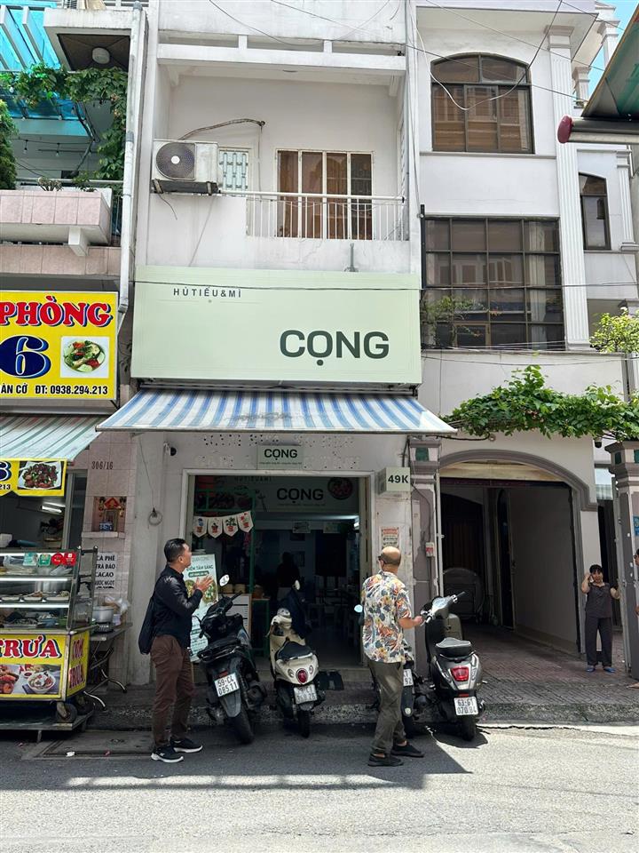 Nhà phố  khu ẩm thực sầm uất q3