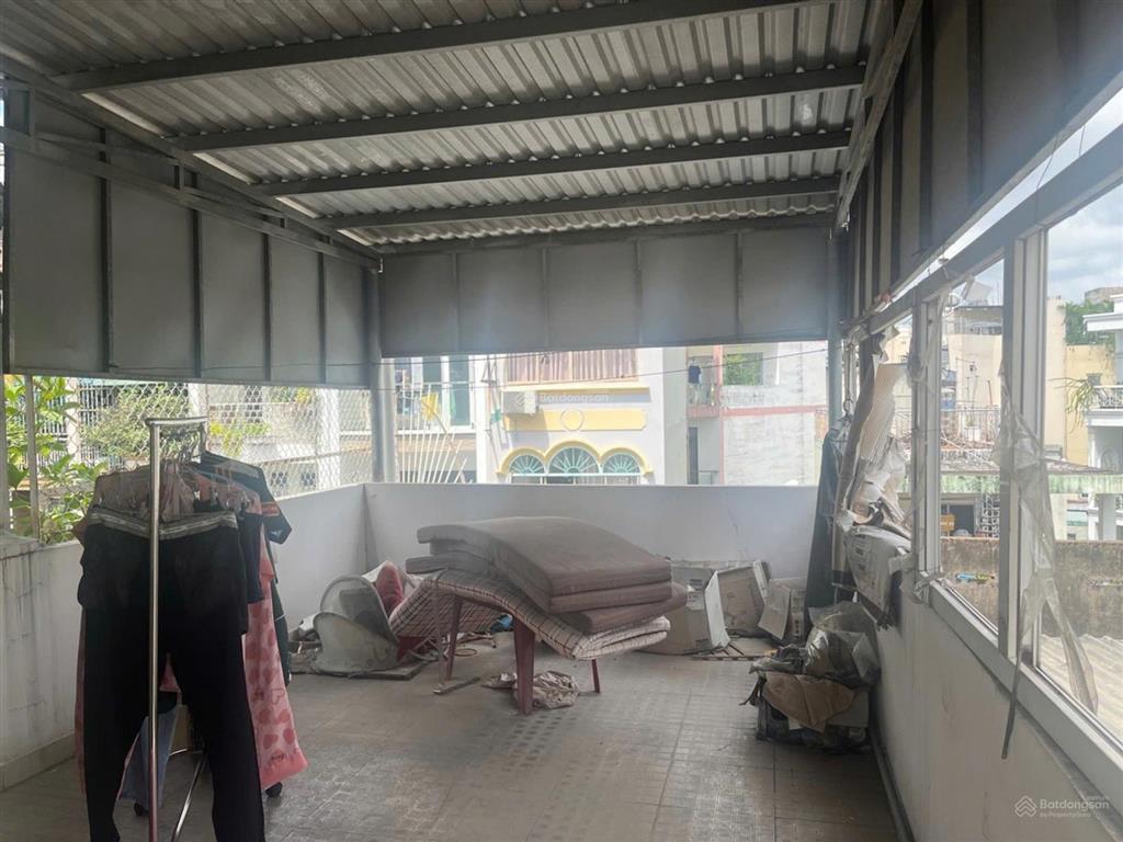 Nhà phố  khu ẩm thực sầm uất q3