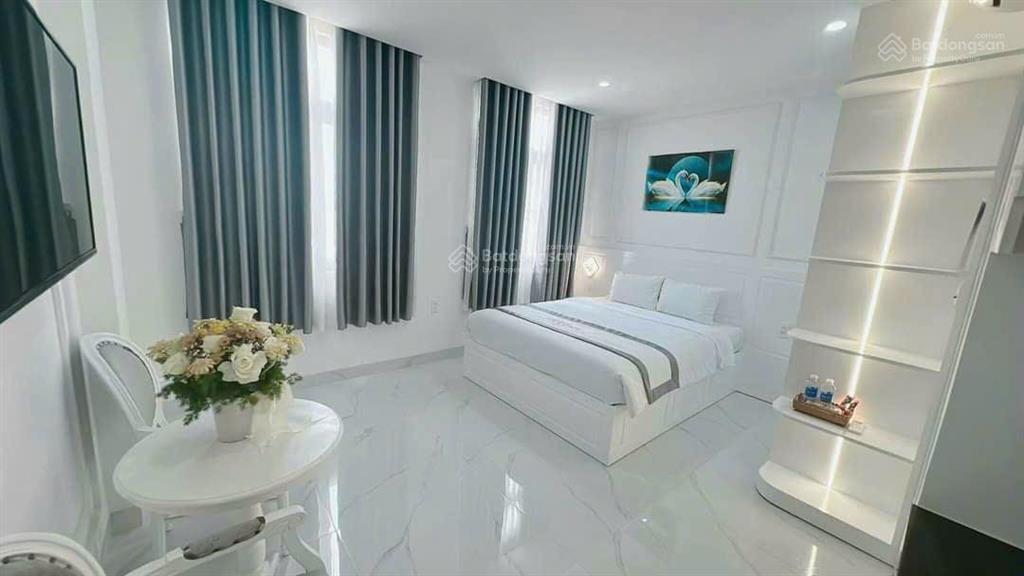 Chủ giám sốc 500 triệu mong muốn bán nhanh căn appatment đường trần quốc hoàn dòng tiền 120tr/1thg