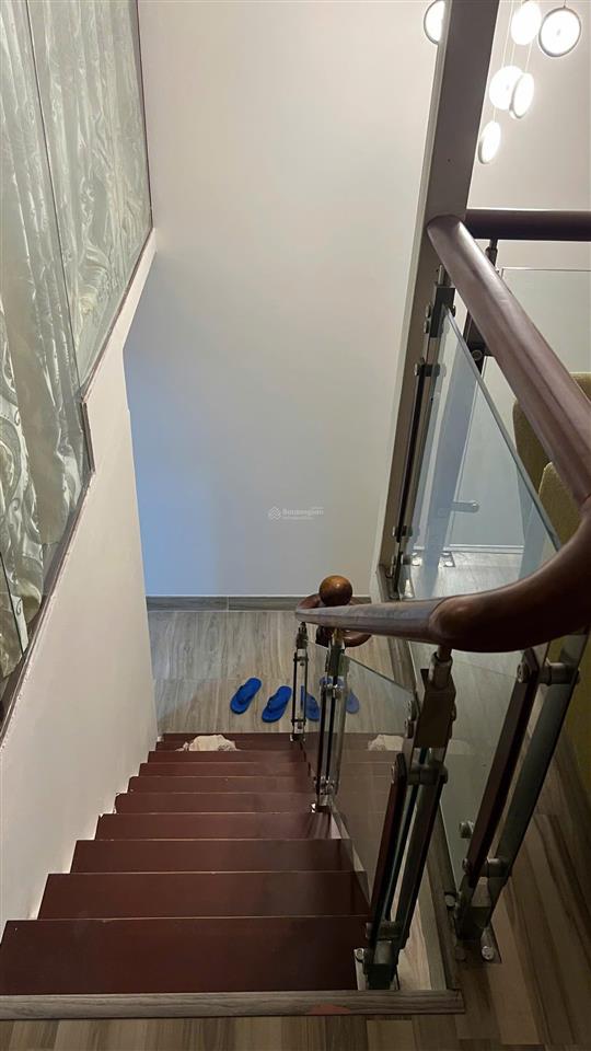 Chủ nhà cần bán gấp căn hộ hưng vượng 1, 81m2, 2pn, giá 3,4 tỷ,  0966 125 *** kim oanh