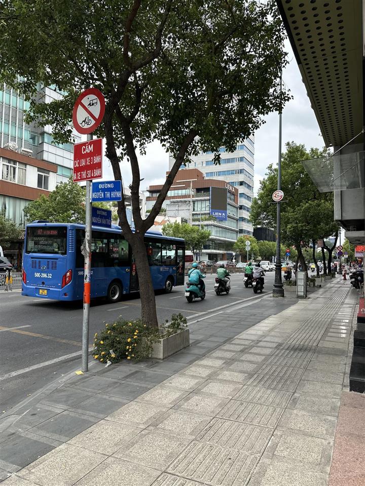 Mt nguyễn thị huỳnh, kế nguyễn văn trỗi, 83m², mt gần 5m, nở hậu. xây 57 tầng chuẩn chdv cao cấp.