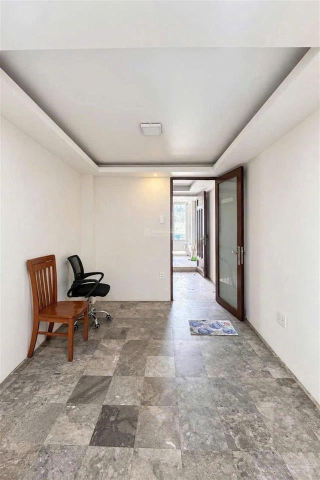 Mt 32 quận 10. 5 tầng kinh doanh đa ngành nghề. dòng t 50tr/ tháng