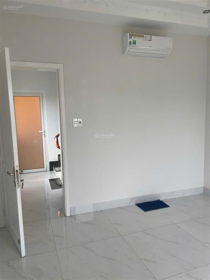 Nhà 4 tầng mặt tiền trần hữu trang ô tô đỗ nhà, gần nguyễn văn trỗi