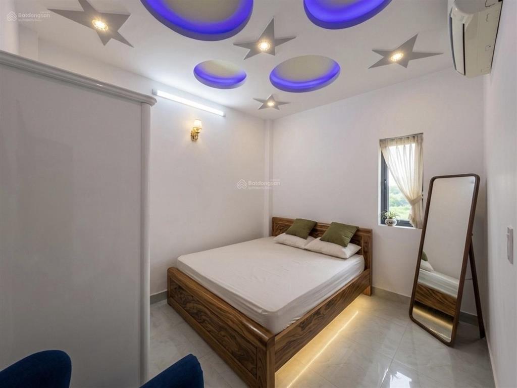 5tầng. dòng tiền 38tr/ tháng. 12tỷ cmt8