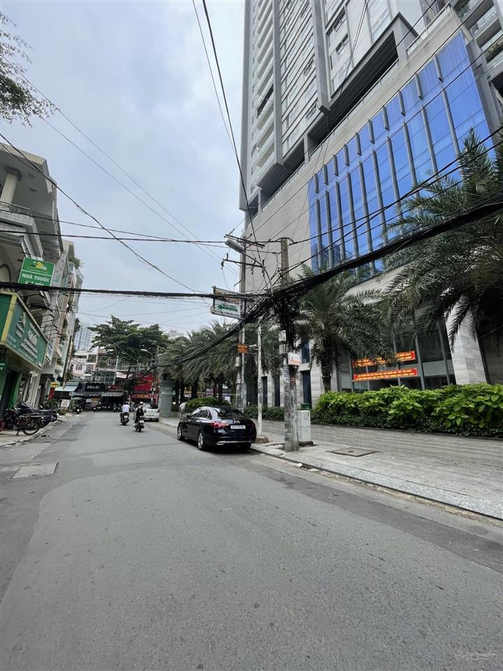 Tôi cần bán tòa chdv hẻm 666 đường 3/2, 5m  20m, 5 tầng, 14p full nội thất, hđt khoán 60 triệu