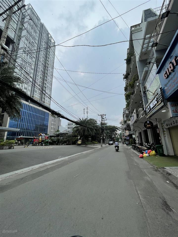 Tôi cần bán tòa chdv hẻm 666 đường 3/2, 5m  20m, 5 tầng, 14p full nội thất, hđt khoán 60 triệu