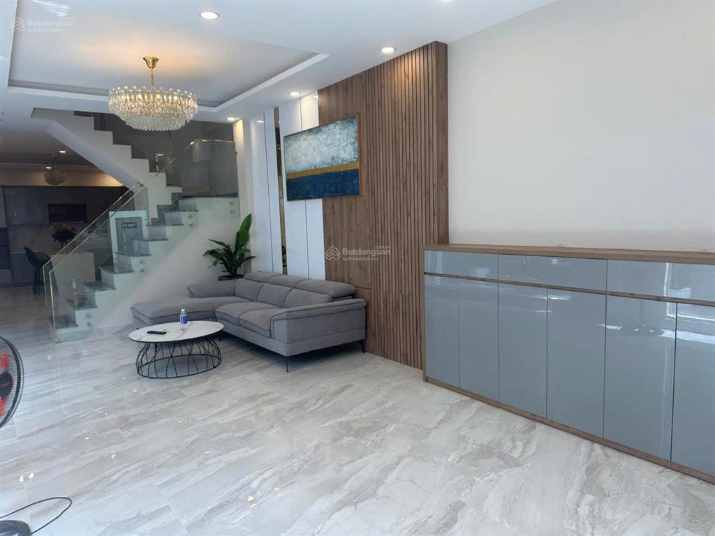 Nhà mới đẹp 121 lê thị riêng, bến thành, q1, 6m x 18.5m, 4 tầng, 5pn, 6wc, sân vườn thoáng mát