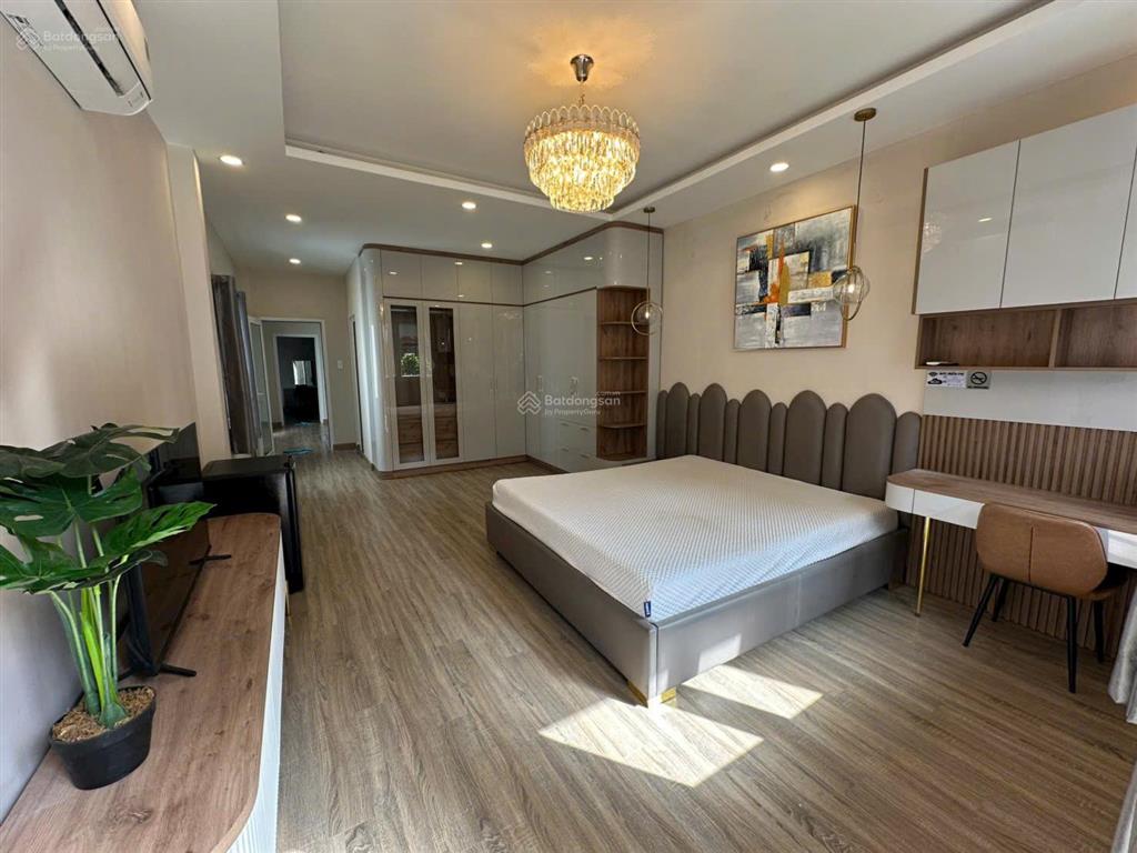 Nhà mới đẹp 121 lê thị riêng, bến thành, q1, 6m x 18.5m, 4 tầng, 5pn, 6wc, sân vườn thoáng mát