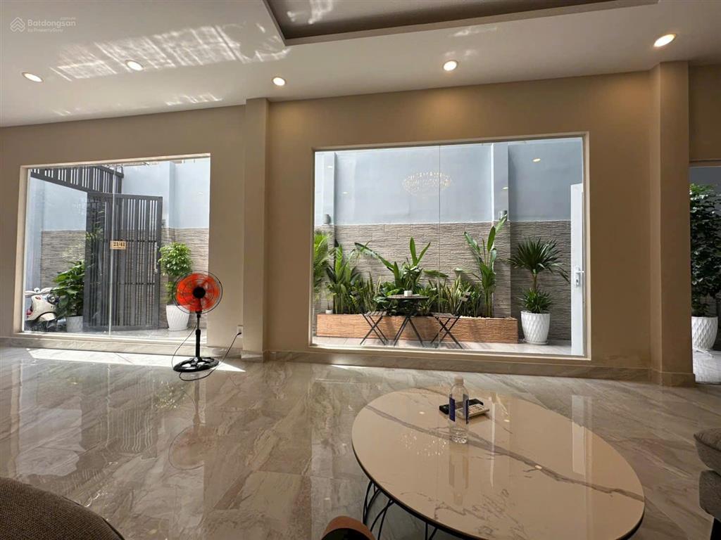 Nhà mới đẹp 121 lê thị riêng, bến thành, q1, 6m x 18.5m, 4 tầng, 5pn, 6wc, sân vườn thoáng mát