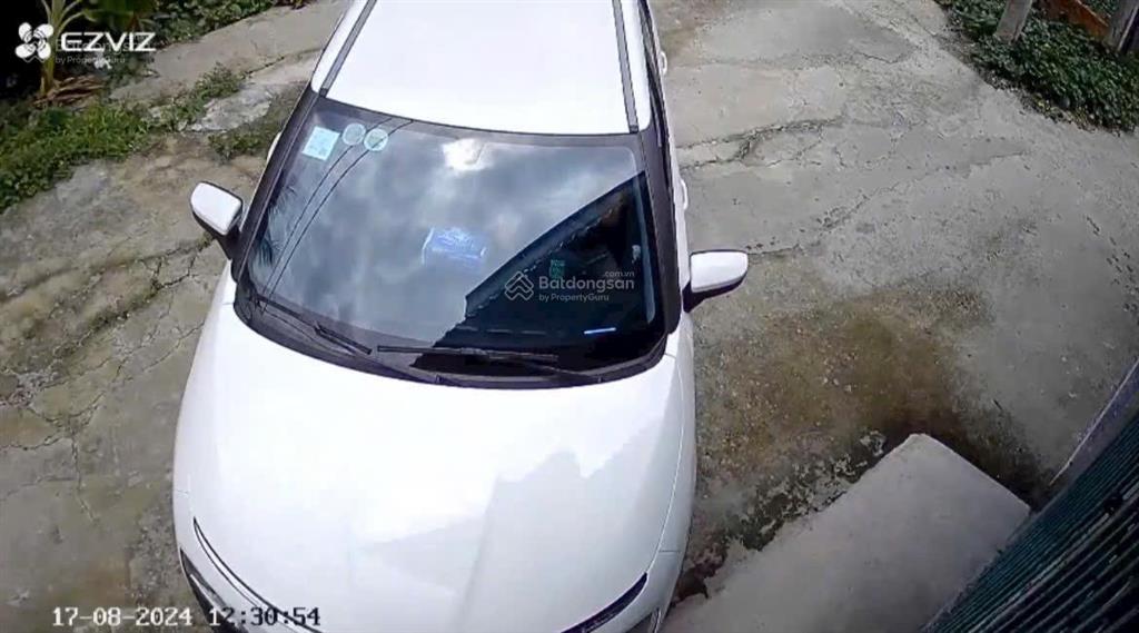 Nhà nhỏ, xe 7 chỗ đến nơi, giá rẻ có 2 phòng ngủ, 1 tầng lầu, 620 triệu.