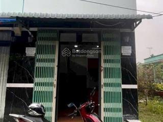 Nhà nhỏ, xe 7 chỗ đến nơi, giá rẻ có 2 phòng ngủ, 1 tầng lầu, 680 triệu.