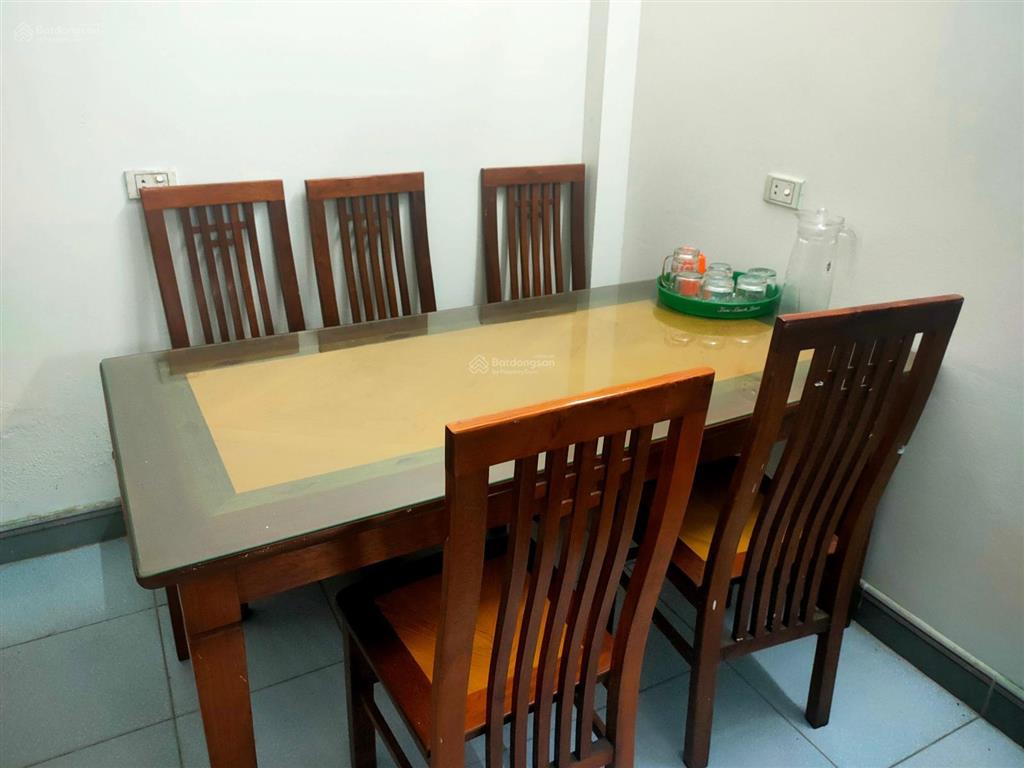 Cho thuê nhà riêng 3 tầng ngõ 141 nam dư, full đồ, gần chợ, trường học