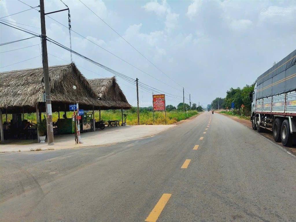 Bán nhanh 1 lô thổ cư mặt tiền dh 275m2 giá chốt 580 triệu pháp lý rõ ràng đầy đủ dân siêu đông