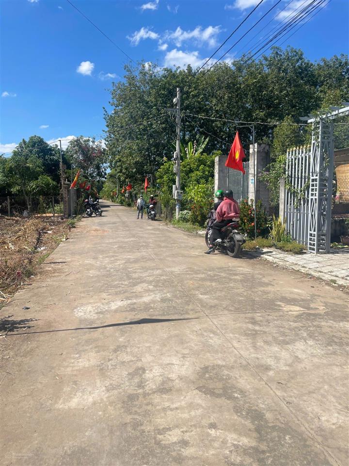 Thanh lý lô đất thổ cư 5*13m cách vòng xoay an phú 3,5km sẵn sổ  0898 050 *** (linh)