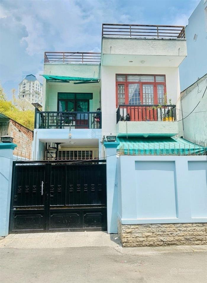 Bán nhà nguyễn hữu cảnh  hẻm xe tải 8m  96m2  gần landmark  cho thuê 30tr/tháng  9.x tỷ tl