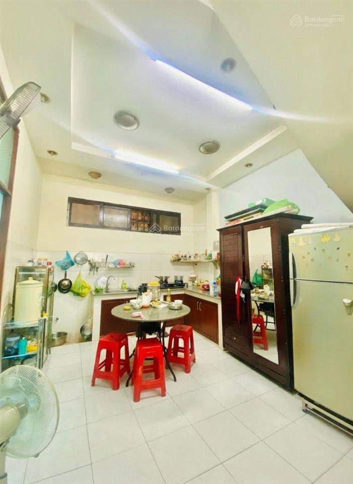 Bán nhà nguyễn hữu cảnh  hẻm xe tải 8m  96m2  gần landmark  cho thuê 30tr/tháng  9.x tỷ tl
