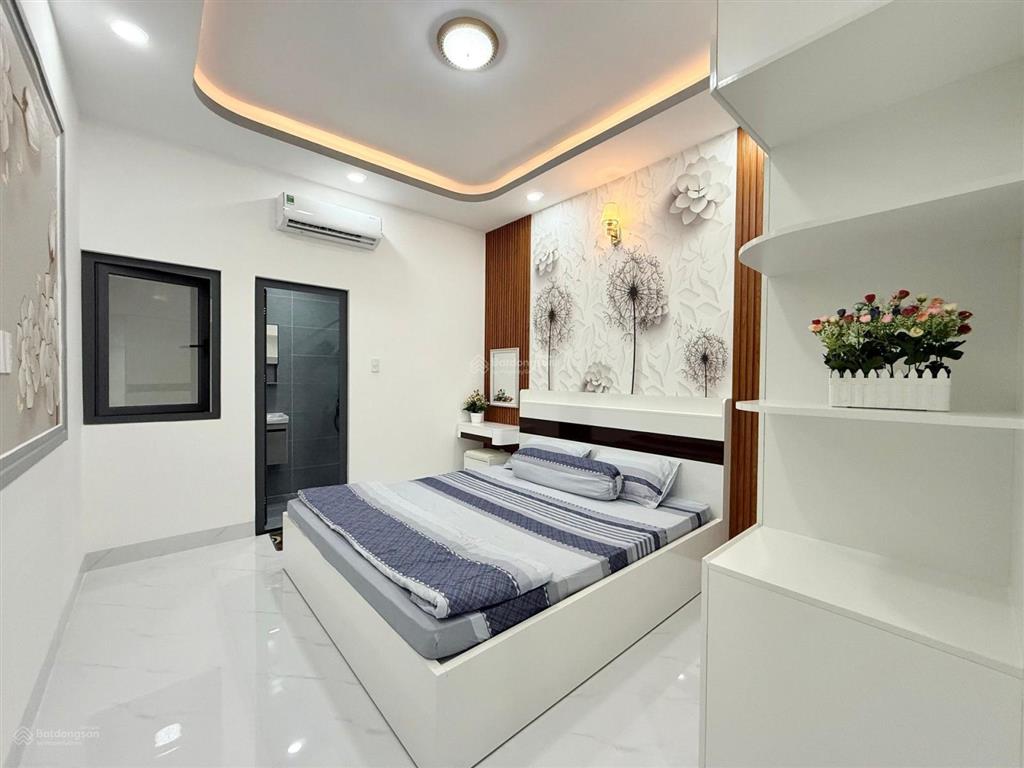 Nhà đẹp hẻm xe hơi  50m2  4 tầng  gần mt nguyễn thái sơn  gò vấp  8.x tỷ tl