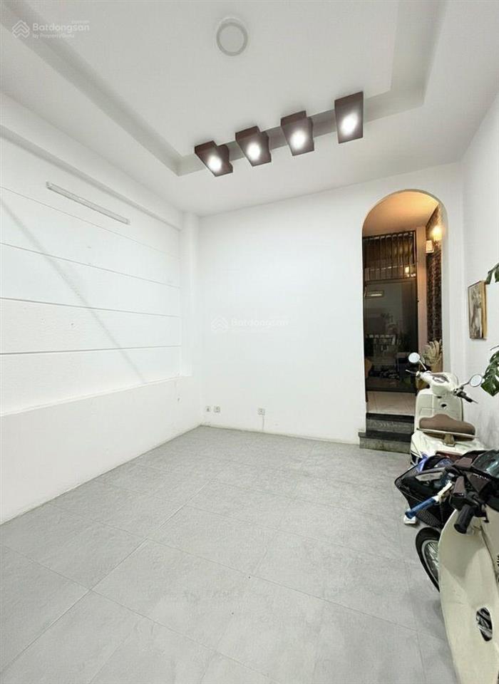 Gấp bán nhà 3 tầng  50m2  gần phan văn trị  bình thạnh  hẻm xe hơi  9.x tỷ tl