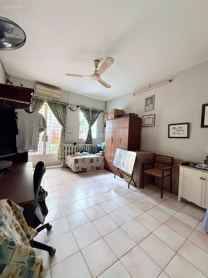 Nhà 90m2  gần phạm văn đồng  sát bình thạnh  hẻm xe tải  9.x tỷ