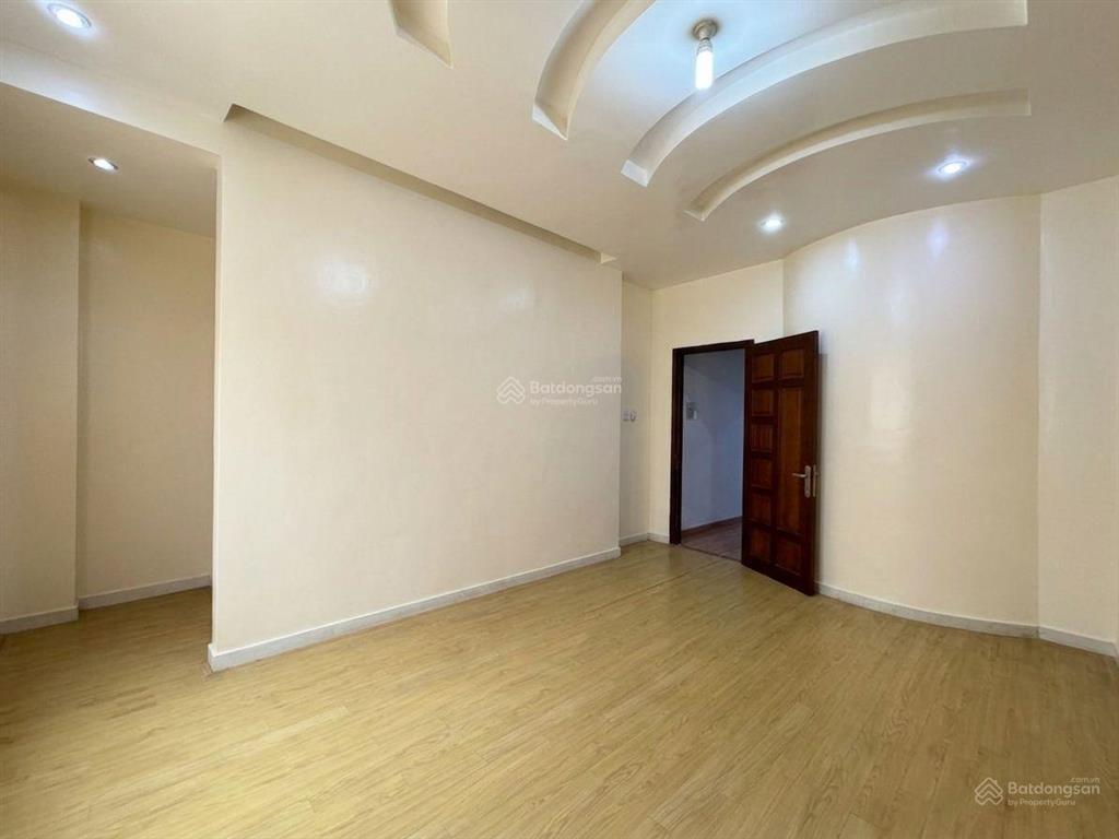 Nhà 70m2  4 tầng  gần phan văn trị  cách mt 30m  bình thạnh  9,x tỷ tl