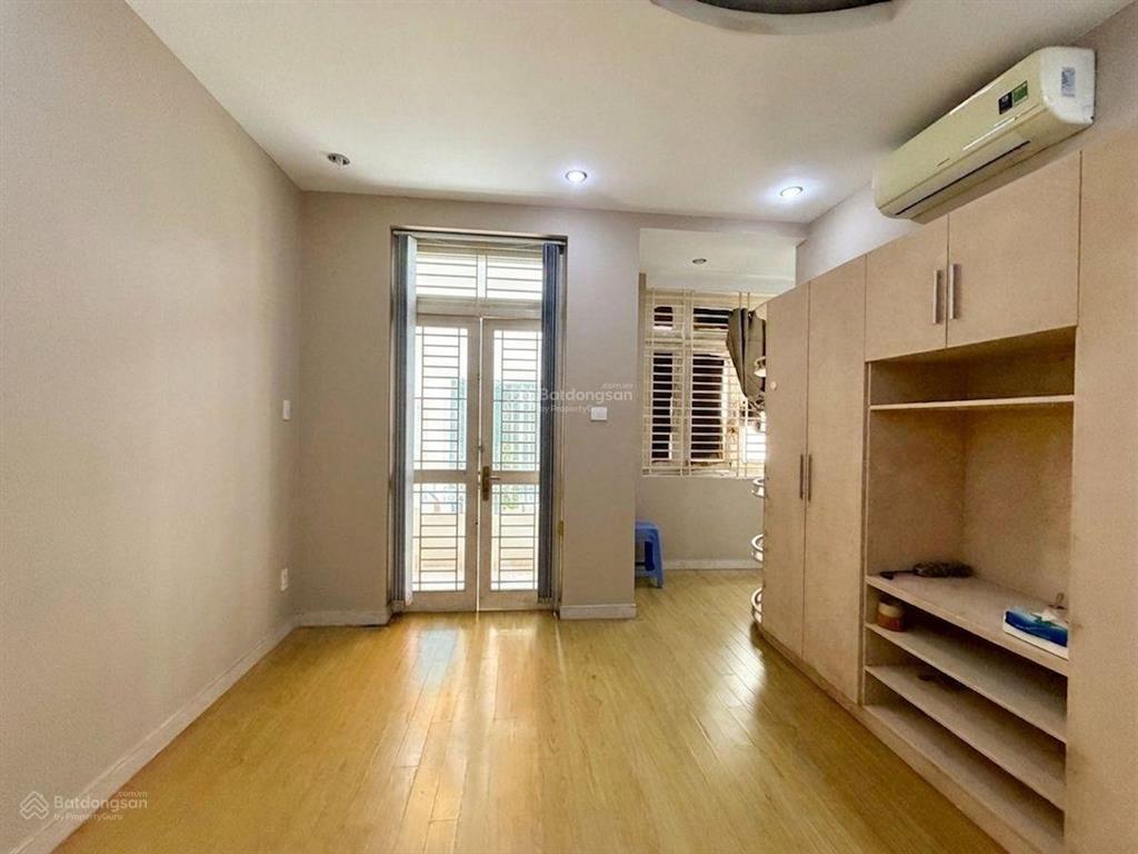 Nhà 70m2  4 tầng  gần phan văn trị  cách mt 30m  bình thạnh  9,x tỷ tl