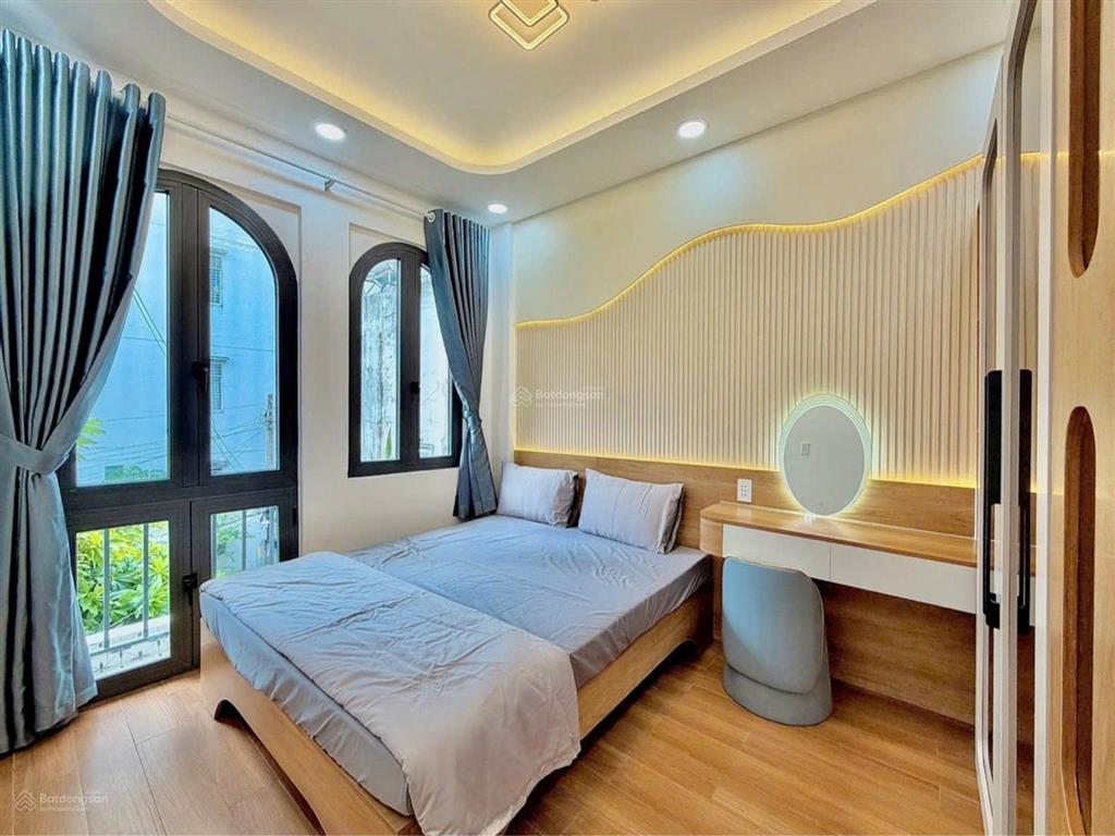 Bán nhà đẹp 40m²  gần phan xích long  4 tầng  phú nhuận  hẻm xe hơi 8m  9,x tỷ tl