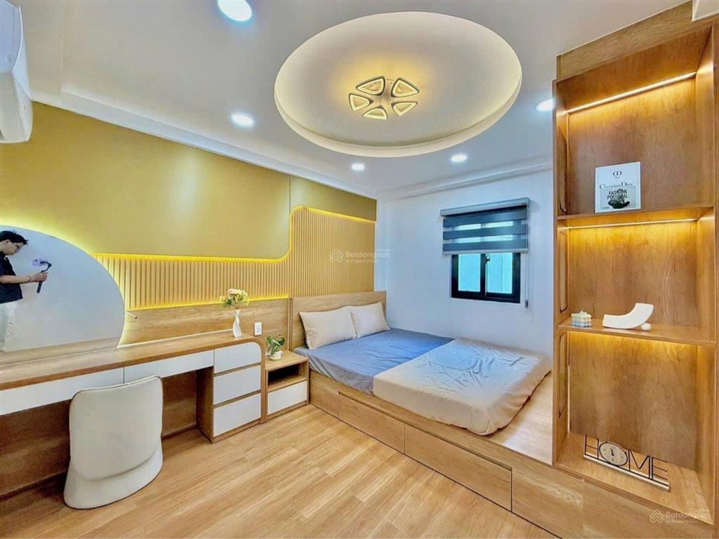 Bán nhà đẹp 40m²  gần phan xích long  4 tầng  phú nhuận  hẻm xe hơi 8m  9,x tỷ tl