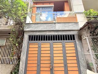Bán nhà 50m2  4 tầng  gần hàng xanh  bình thạnh  hẻm xe hơi  8.x tỷ tl