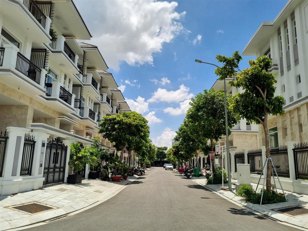 Bán biệt thự liền kề the peak villas, 3 tầng, nguyễn lương bằng, quận 7, dt 126m2, giá 18 tỷ