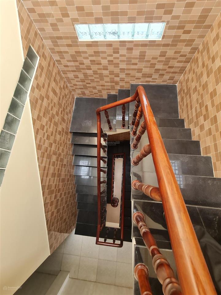 Bán nhà đường liên khu 4  5, nhà 3 tầng, dt đất 171m2, sổ hồng riêng, giá nhỉnh 12 tỷ