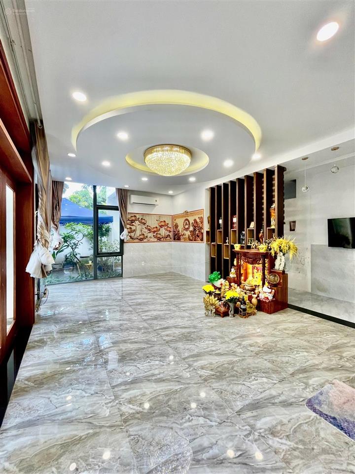 Bán biệt thự ở 68 trần não, 60 tỷ vnd, 250m2, 4pn, 3wc, 2 tầng