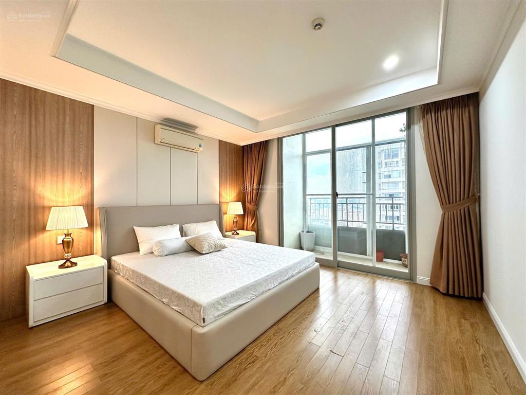 Bán căn hộ cantavil premier, dt 176m2, 5pn, căn góc, nt đẹp mới, sổ hồng. giá tốt 17.7 tỷ.