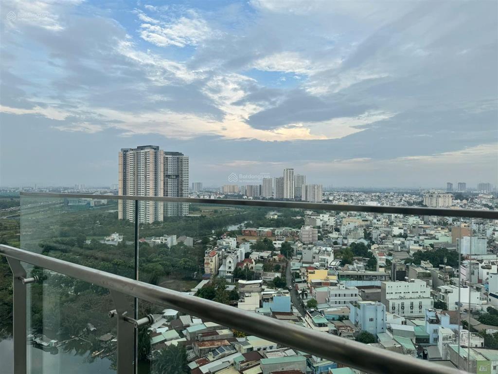 Cần bán căn hộ d'lusso 68m2, 2 pn, nhà mới đẹp, có sẵn hđ thuê, sổ hồng. giá đầu tư 5.4 tỷ