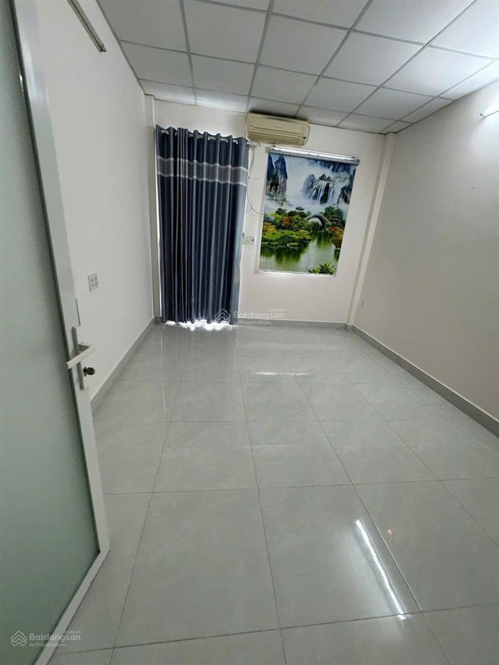 Cho thuê nhà phố gần cc bộ công an q2, 1 trệt, 2 lầu, sân thượng, 2pn, có nt. giá chỉ 15tr/th
