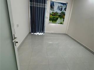 Cho thuê nhà phố gần cc bộ công an q2, 1 trệt, 2 lầu, sân thượng, 2pn, có nt. giá chỉ 15tr/th