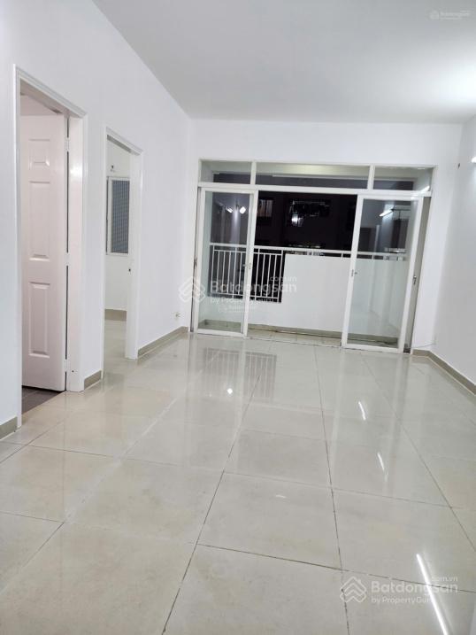 Bán ch bình khánh, sổ hồng sẵn. dt 62,6m2, 2pn, 2wc,lô cd mới, căn góc, hỗ trợ vay bank. giá 4,4 tỷ