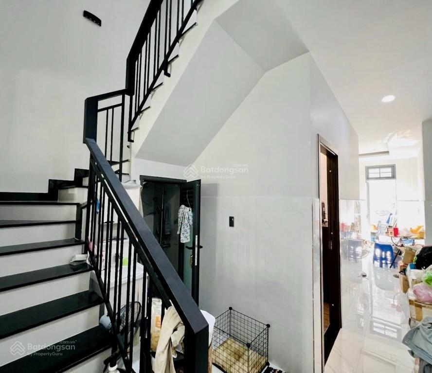 Nhà mới 3 tầng tô hiệu hẻm kinh doanh 2 xe tải tránh 70m² chỉ 8,x tỷ tân phú