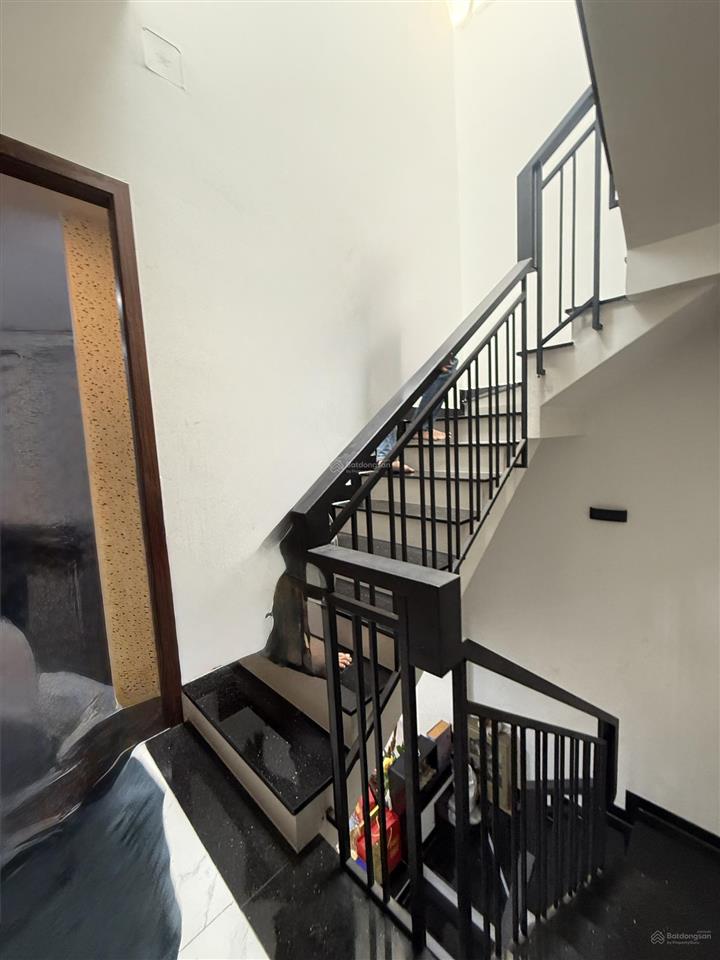 Nhà mới 3 tầng tô hiệu hẻm kinh doanh 2 xe tải tránh 70m² chỉ 8,x tỷ tân phú