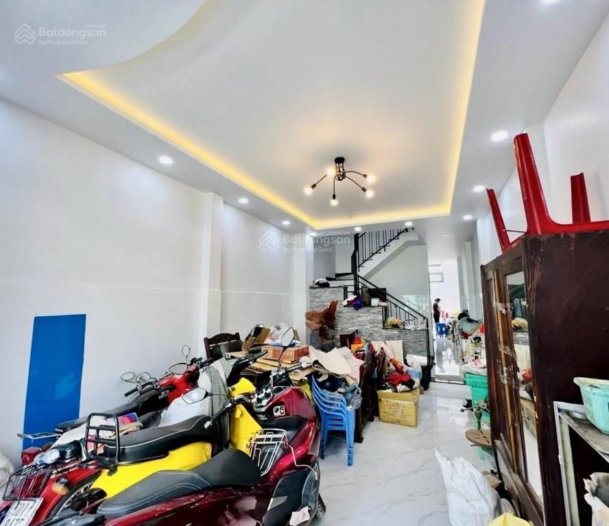 Nhà mới 3 tầng tô hiệu hẻm kinh doanh 2 xe tải tránh 70m² chỉ 8,x tỷ tân phú