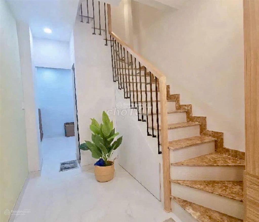 Nhà đẹp 3 tầng hxh lạc long quân sát chợ tân bình, giá chỉ 4,x tỷ