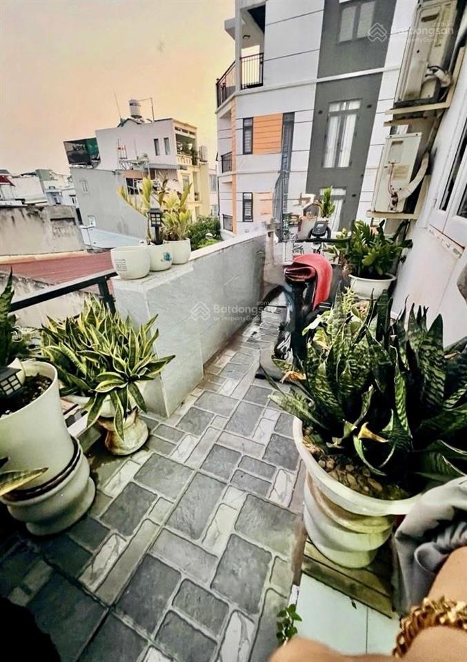 Nhà đẹp 3 tầng 3 pn  giá sốc chỉ hơn 3 tỷ xíu ngay bình long giáp tân phú