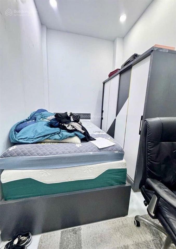 Nhà đẹp 3 tầng 3 pn  giá sốc chỉ hơn 3 tỷ xíu ngay bình long giáp tân phú